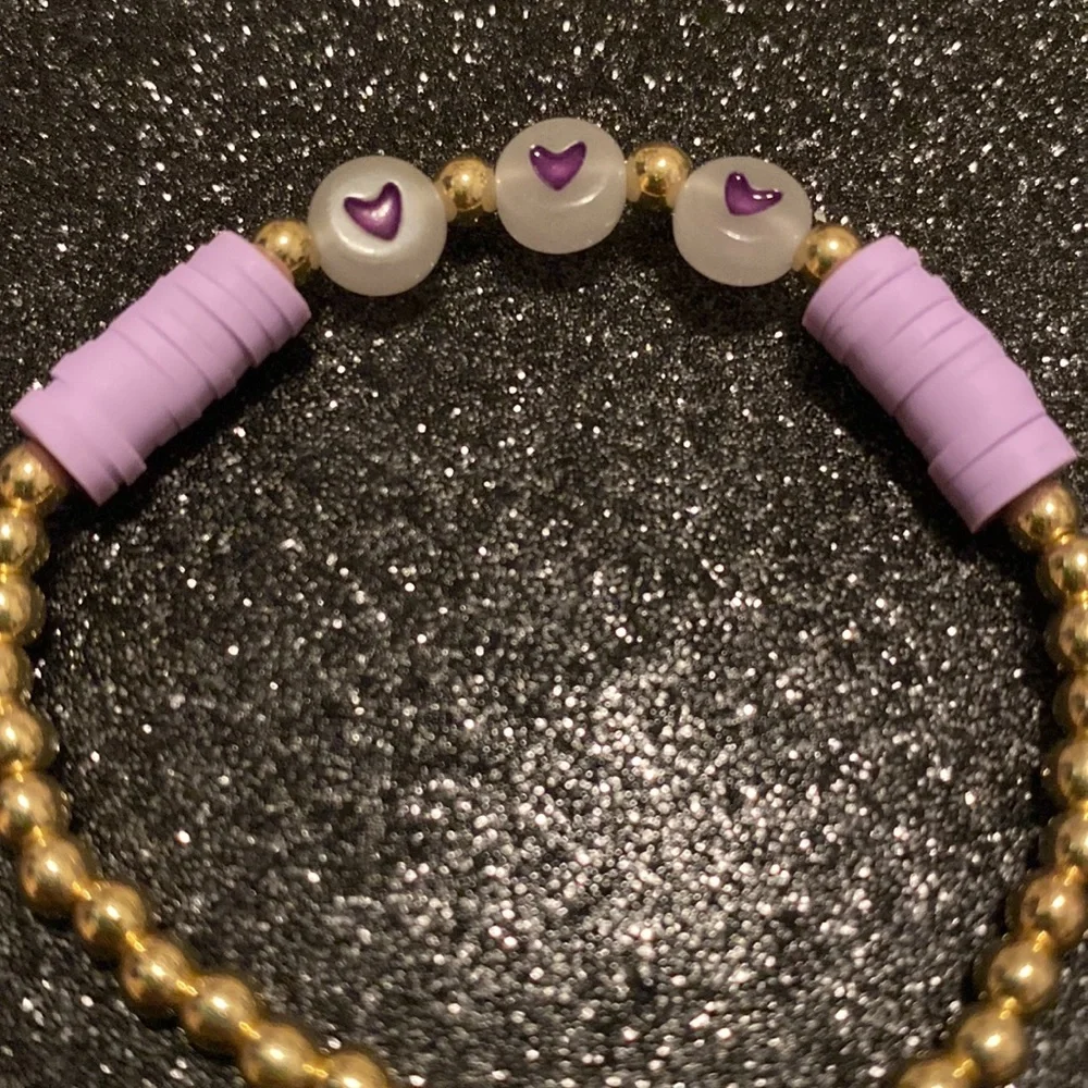 Girls faux gold beaded stretch lilac heart glow in the dark bracelet